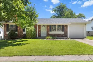 2500 Wesglen Estates Dr, Maryland Heights, MO 63043 - Photo 1