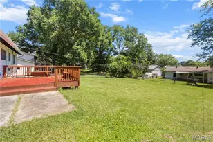 2500 Wesglen Estates Dr, Maryland Heights, MO 63043 - Photo 22