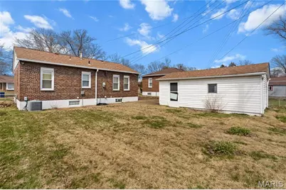 7124 Marwinette Avenue, Saint Louis, MO 63116 - Photo 4