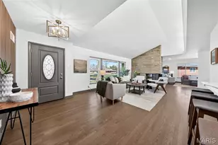 14 Fairwinds Ct, Saint Louis, MO 63132 - Photo 6