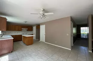 636 Canary Estates Dr, Ballwin, MO 63021 - Photo 2