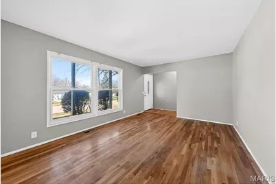 3027 Westminster Drive, Florissant, MO 63033 - Photo 6