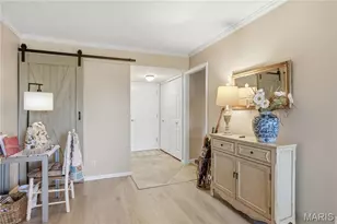 8631 Old Bonhomme Rd, Saint Louis, MO 63132 - Photo 6