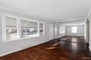 1501 Golden Dr, Saint Louis, MO 63137 - Photo 10