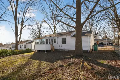 1501 Golden Drive, Saint Louis, MO 63137 - Photo 8