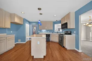 1421 Schoal Creek Dr, Saint Peters, MO 63366 - Photo 2