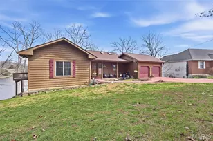 10112 Lake Ridge Ct, Hillsboro, MO 63050 - Photo 2