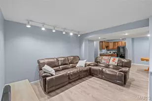 700 Juniper Glen Ct, Ballwin, MO 63021 - Photo 14