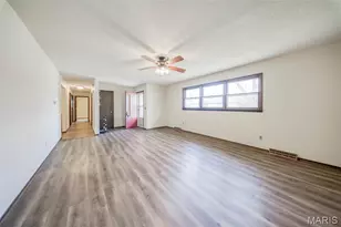 402 Locust St, Cuba, MO 65453 - Photo 4