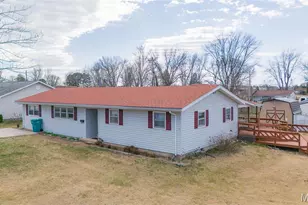 402 Locust St, Cuba, MO 65453 - Photo 2