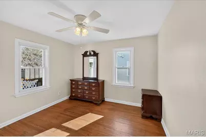 10327 Eaglewood Avenue, Overland, MO 63114 - Photo 12