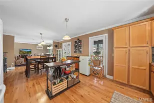 15261 Golden Rain Dr, Chesterfield, MO 63017 - Photo 14