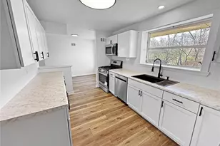 3755 Park Crest Dr, Saint Louis, MO 63125 - Photo 6