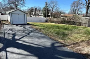 9448 Harold Dr, Woodson Terrace, MO 63134 - Photo 2