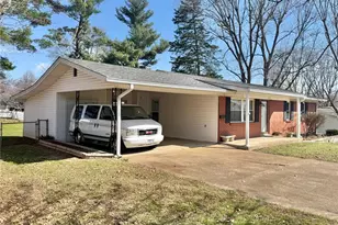 209 Aldergate St, Farmington, MO 63640 - Photo 2