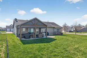 401 Shady River Dr, Saint Paul, MO 63366 - Photo 46