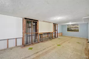 705 S Lafayette St, Florissant, MO 63031 - Photo 24