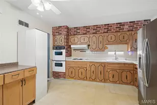 705 S Lafayette St, Florissant, MO 63031 - Photo 12