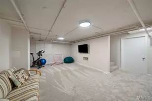 7447 York Dr, Clayton, MO 63105 - Photo 32