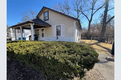 9060 Patrick Drive, Saint John, MO 63114 - Photo 10