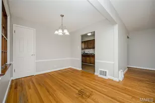 10217 Cabot Dr, Saint Louis, MO 63137 - Photo 8