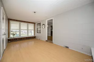 10217 Cabot Dr, Saint Louis, MO 63137 - Photo 12