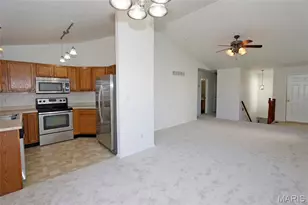 4926 Hurstborough Ct, Hazelwood, MO 63042 - Photo 6