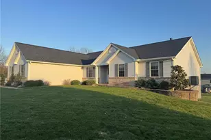 1412 Highland Park Ct, Wentzville, MO 63385 - Photo 2