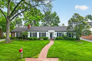26 Narragansett Dr, Ladue, MO 63124 - Photo 1