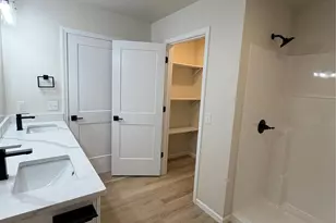 5722 Brady Rd, Hannibal, MO 63401 - Photo 16