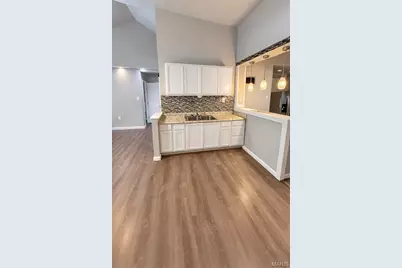 3678 Elsa Avenue, Saint Ann, MO 63074 - Photo 4