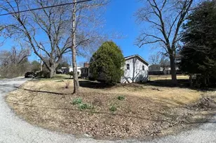 5 Dale Dr, Saint Charles, MO 63303 - Photo 2