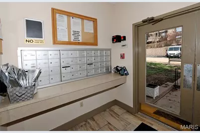 1033 Wilton Royal Drive #209, Creve Coeur, MO 63146 - Photo 2