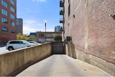 1627 Locust Street #402, Saint Louis, MO 63103 - Photo 32