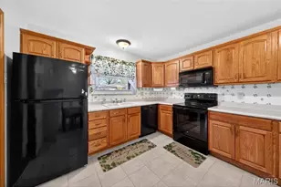 649 Suntide Dr, Saint Louis, MO 63125 - Photo 4