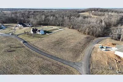 5 Seabiscuit Drive, Troy, MO 63379 - Photo 2