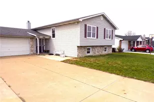 1455 Bridlespur Dr, Wentzville, MO 63385 - Photo 2