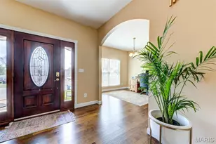 10825 Larkspur Dr, Saint Louis, MO 63123 - Photo 2