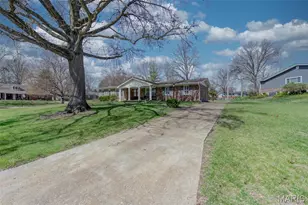 323 Chipley Cir, Ballwin, MO 63011 - Photo 50