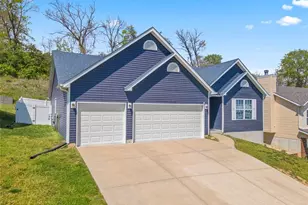 1109 Foxwood Estates Dr, Arnold, MO 63010 - Photo 2