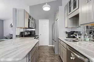 118 Towne Square Ct, Eureka, MO 63025 - Photo 12