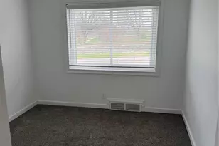 1119 N McKnight Rd, University City, MO 63132 - Photo 14