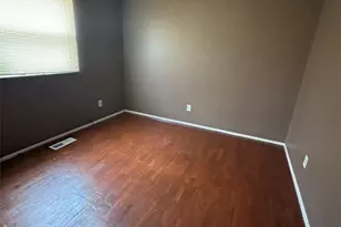 10418 Castle Dr, Saint Louis, MO 63136 - Photo 8