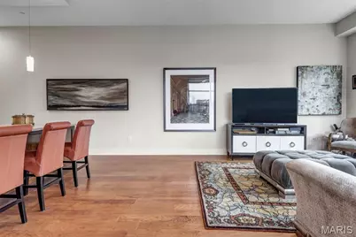 8025 Maryland Ave #3D, Clayton, MO 63105 - Photo 4