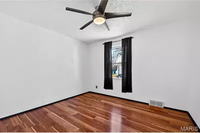 327 W Felton Avenue, Saint Louis, MO 63125 - Photo 6