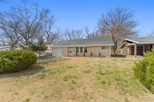 6813 St Olaf Dr, Berkeley, MO 63134 - Photo 4