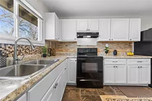 6813 St Olaf Dr, Berkeley, MO 63134 - Photo 10