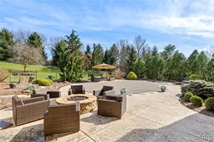 1215 Devonworth Dr, Town and Country, MO 63017 - Photo 58