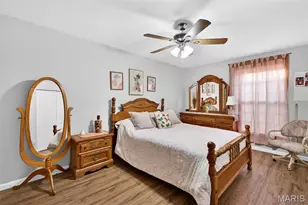 4294 Chateau De Ville Dr, Saint Louis, MO 63129 - Photo 8