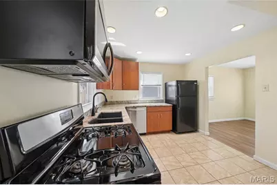 401 Hillcrest Boulevard, Ballwin, MO 63021 - Photo 12